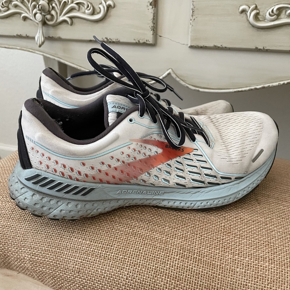 Brooks Gts Adrenaline 21 Women’s US 10.5 Medium Athletic Running Shoes